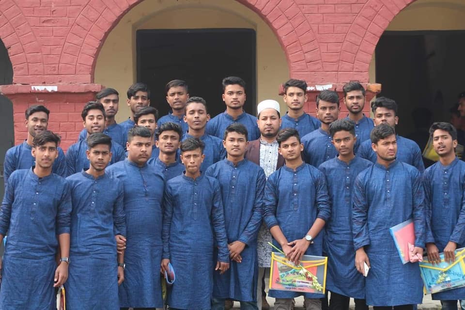 জি কে পাইলট উচ্চ বিদ্যালয়ের এসএসসি শিক্ষার্থী
