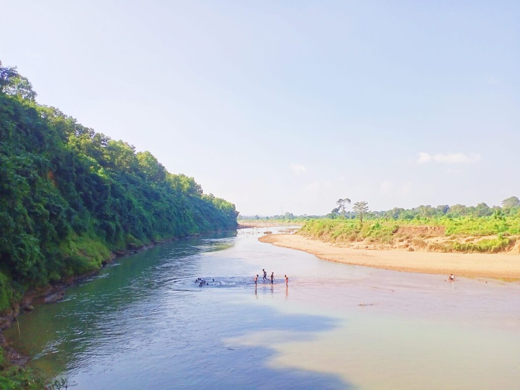 ভোগাই নদীর তীরে