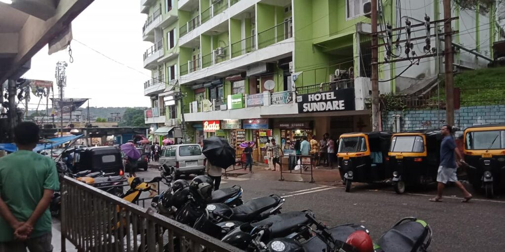 তুরা শহরে বৃষ্টি