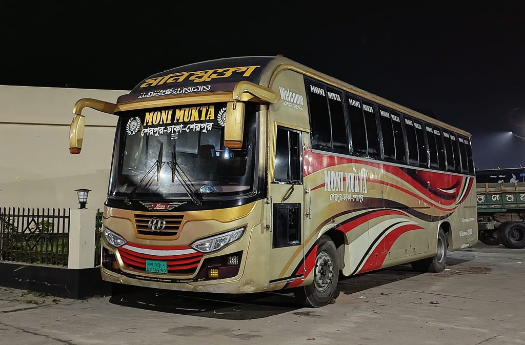 Moni mukta bus
