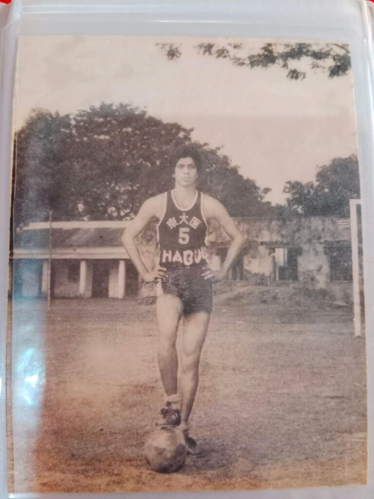 তারাগঞ্জ পাইল উচ্চ বিদ্যালয় মাঠে অসীম দত্ত হাবলু।
